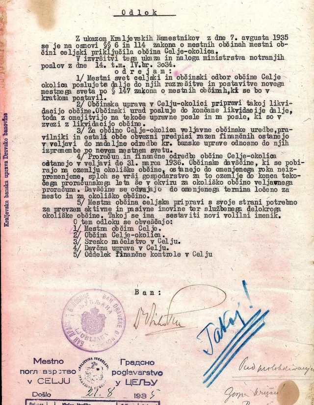 ☝️ Septembra odpremo novo razstavo: Veliko Celje
👉 Z ukazom treh kraljevih namestnikov, ki so kot regentska komisija v imenu še nepolnoletnega kralja Petra II. podpisovali državne akte, je bila 7. avgusta 1935 v odmaknjenem Bohinju formalizirana odločitev o pripojitvi občine Celje – okolica k mestni občini Celje. Odlok, ki je bil sprejet na predlog notranjega ministra in skladno z določbami zakona o mestnih občinah, je 17. avgusta 1935 prek Kraljevske uprave Dravske banovine v Ljubljani dobil še dopolnilo z natančnejšimi določbami o prehodnem obdobju. Datum, ki je zapisan ob žigu sprejemne pisarne celjskega mestnega poglavarstva, potrjuje, da so na mestni občini odlok prejeli 21. avgusta 1935. Še povednejši pa je pripis uradnika, ki na dokument trikrat podčrtano zapiše: »Takoj!«
👉 SI_ZAC/0024/002/002/00957 @mestnaobcinacelje 
#velikocelje #celje #hisapisanihspominov