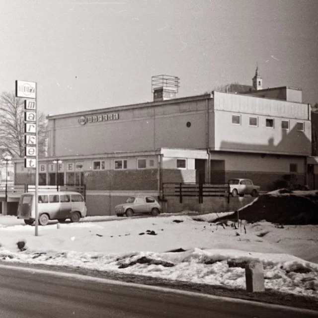 🪏 ❄️ Vojnik, januar 1969, spluženo, v Merx v šoping… 🛒 👉 SI_ZAC/1028/004_00394 Fototeka Božič Milan
#hisapisanihspominov