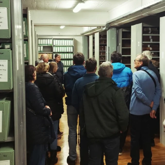 🚶‍♀️sprehod med arhivskimi policami 🚶#hisapisanihspominov #kulturnipraznik 🇸🇮