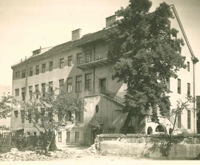 🧐 Lej ga! Dom. Slomškov, Kajuhov …@domustvarjalnih … skupnosti, Celje 👉 SI_ZAC/1796/293